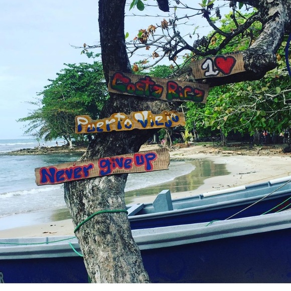 ⭐️ Posh Ambassador ⭐️top seller ⭐️fastest shipper - Picture 3 of 9